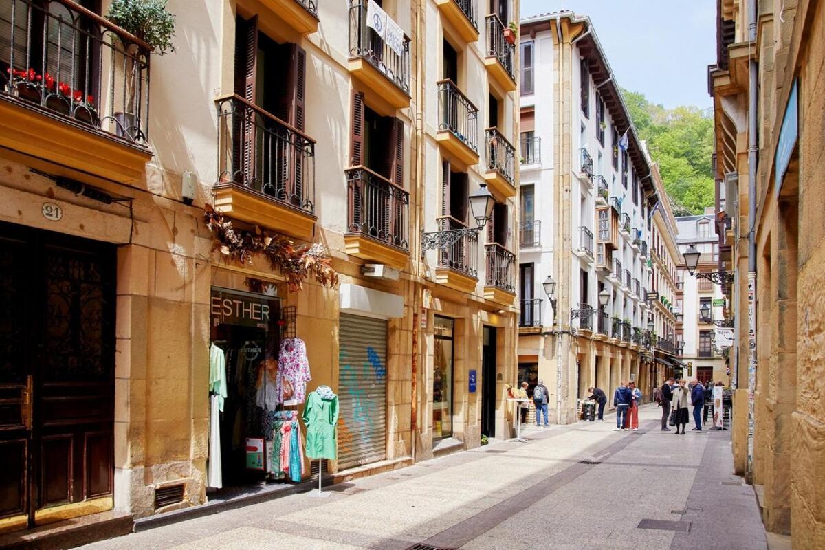 8 Balconies Heart Of The Old Town Apartment San Sebastian Exterior photo